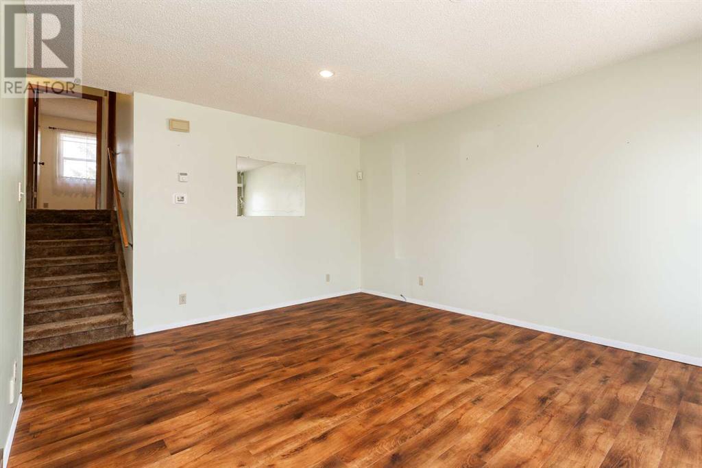 Property at 129 Mohawk Road W image 5