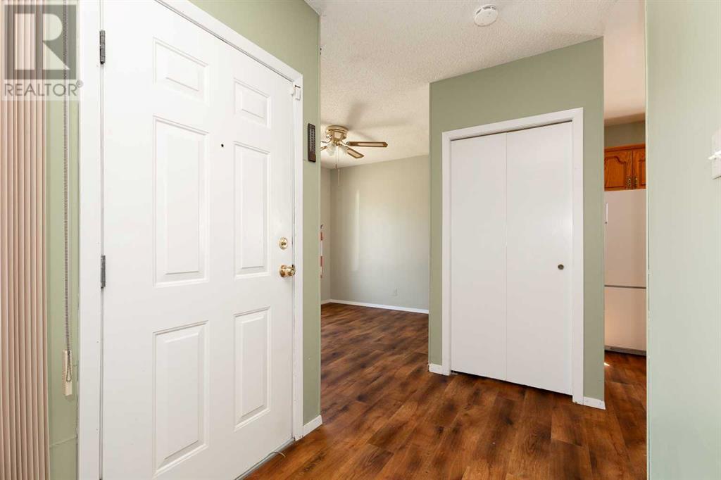 Property at 129 Mohawk Road W image 3