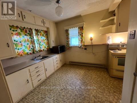 Property at 770 BAY STREET image 4