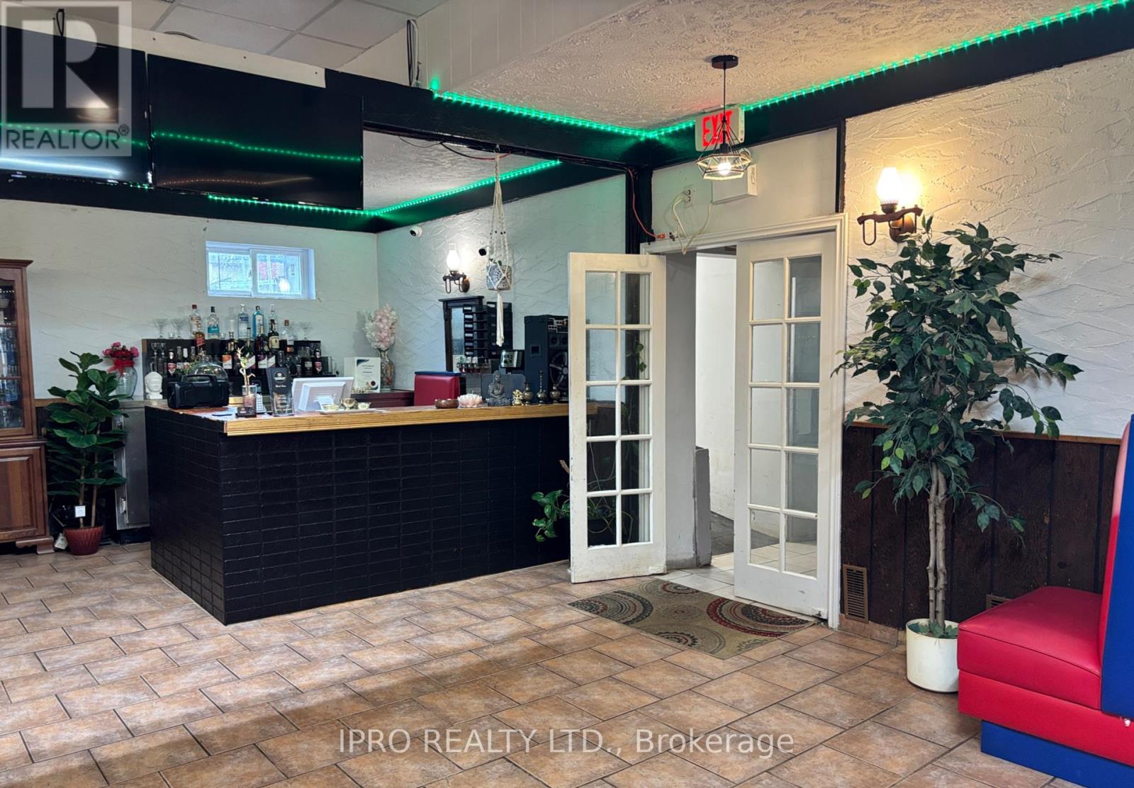 182 King Street, Welland, Ontario  L3B 3J5 - Photo 5 - X12121714