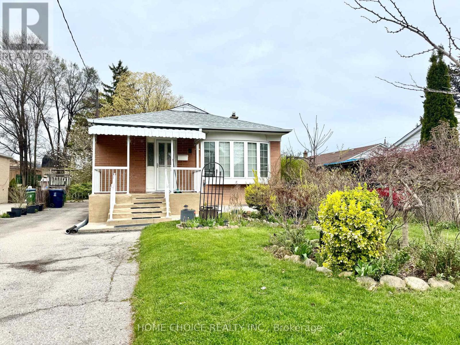 Property at 3 SAUGEEN CRESCENT image 1