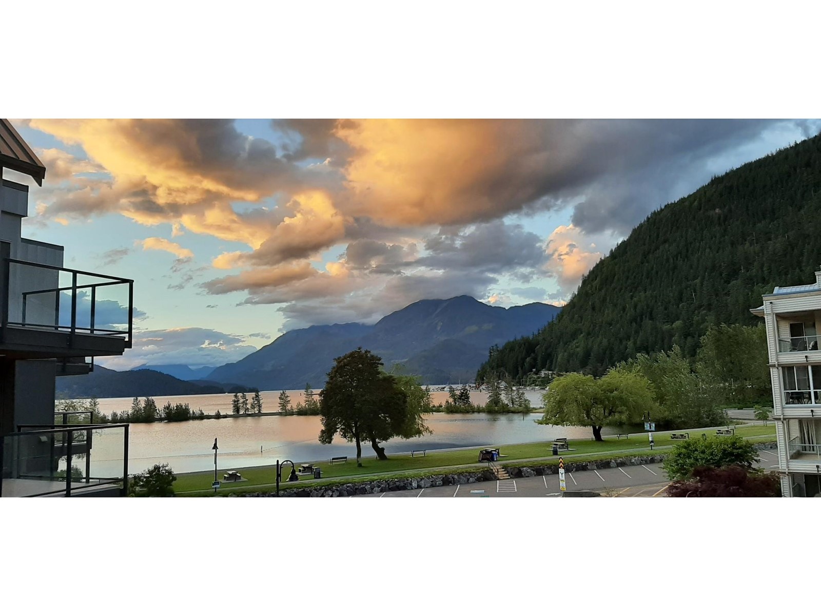 324 378 Esplanade Avenue, Harrison Hot Springs, Harrison Hot Springs, British Columbia  V0M 1K0 - Photo 2 - R2996424