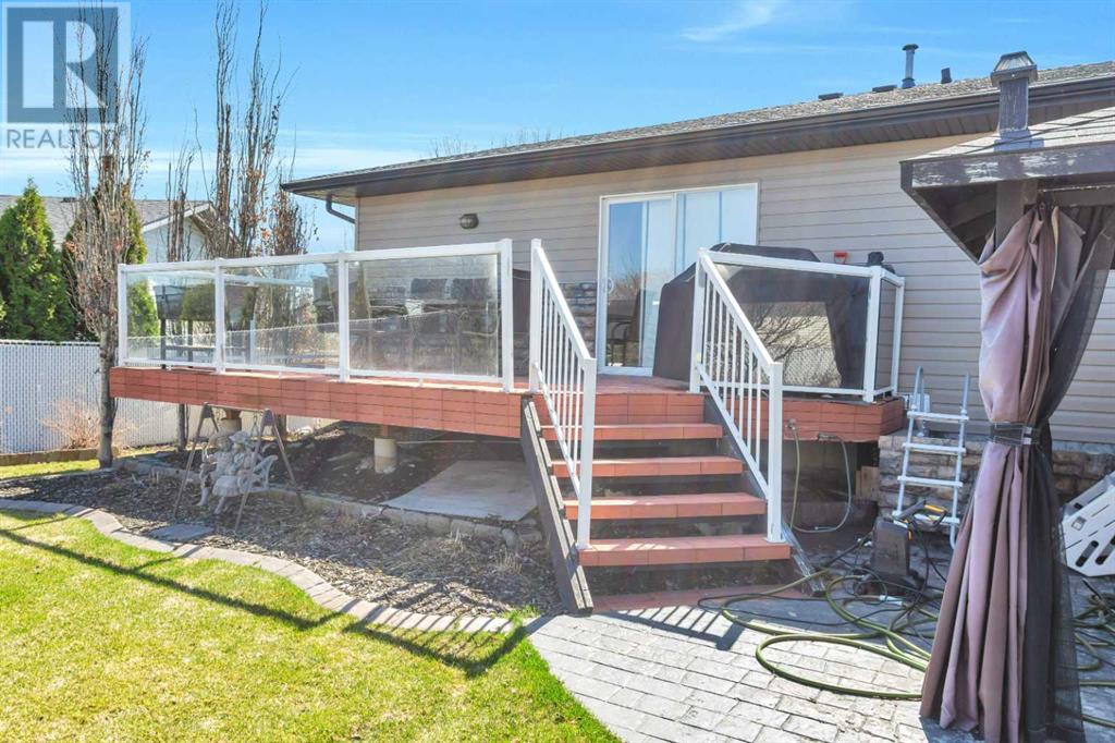 9 Lakes Close, Lacombe, Alberta  T4L 1S5 - Photo 42 - A2217338