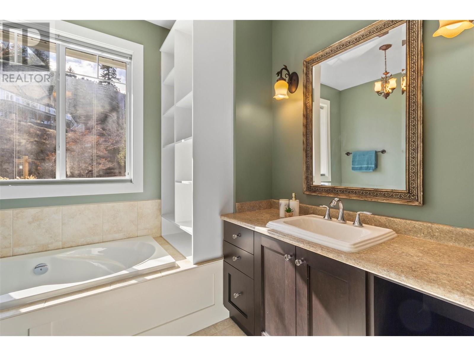 4721 Uplands Drive, Kamloops, British Columbia  V2C 6S9 - Photo 36 - 10340110