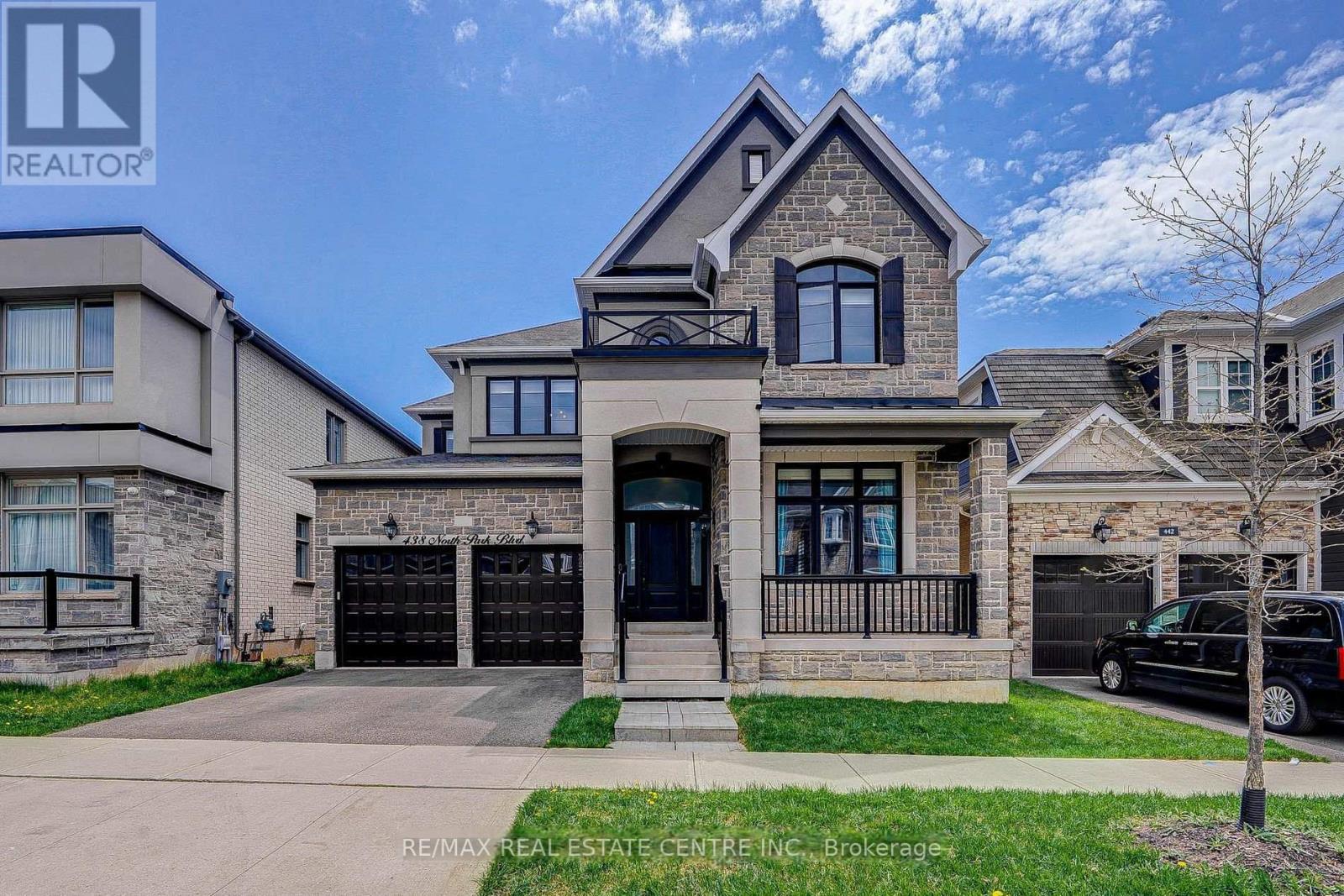 438 North Park Boulevard, Oakville, Ontario  L6M 1N3 - Photo 1 - W12079829