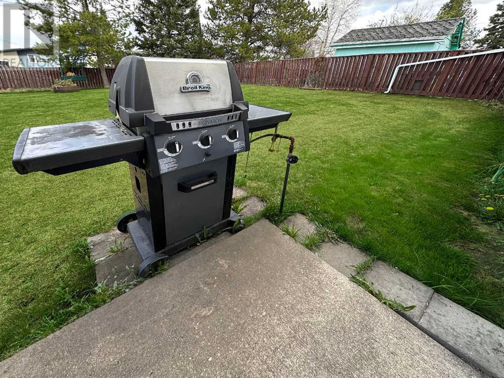 512 5th Avenue, Fox Creek, Alberta  T0H 1P0 - Photo 22 - A2217672