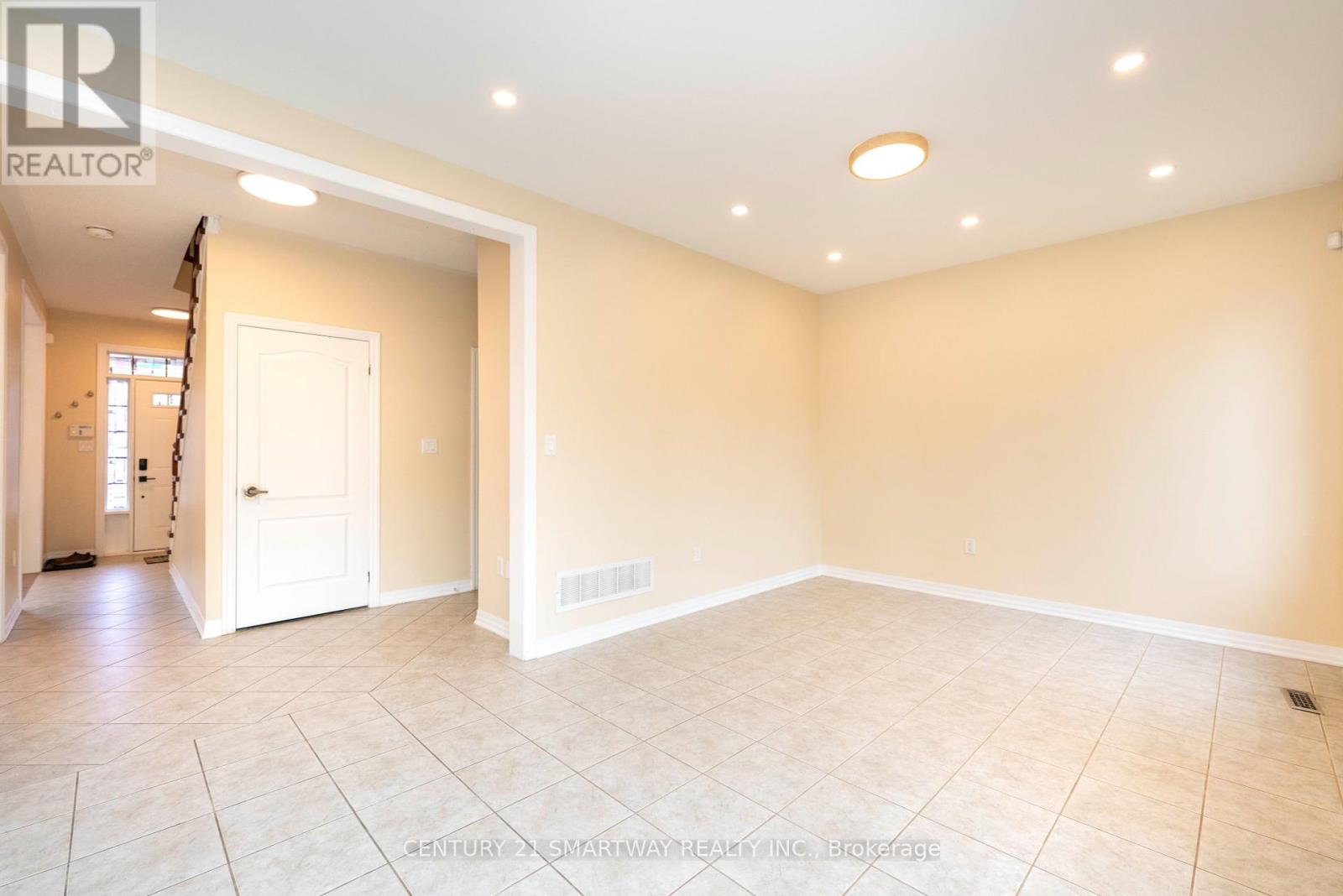 184 Montreal Circle, Hamilton, Ontario  L8E 0C6 - Photo 10 - X12122845