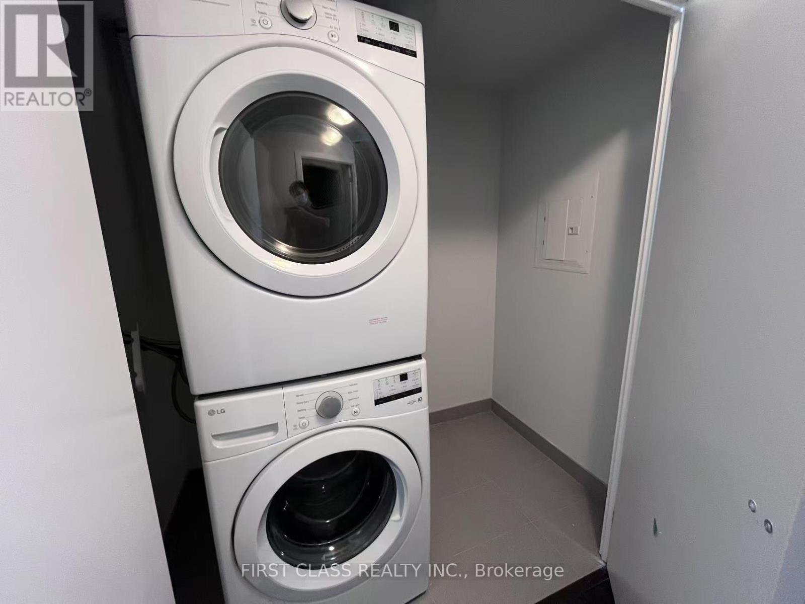 1606 - 4130 Parkside Village Drive, Mississauga, Ontario  L5B 0L7 - Photo 3 - W12123220