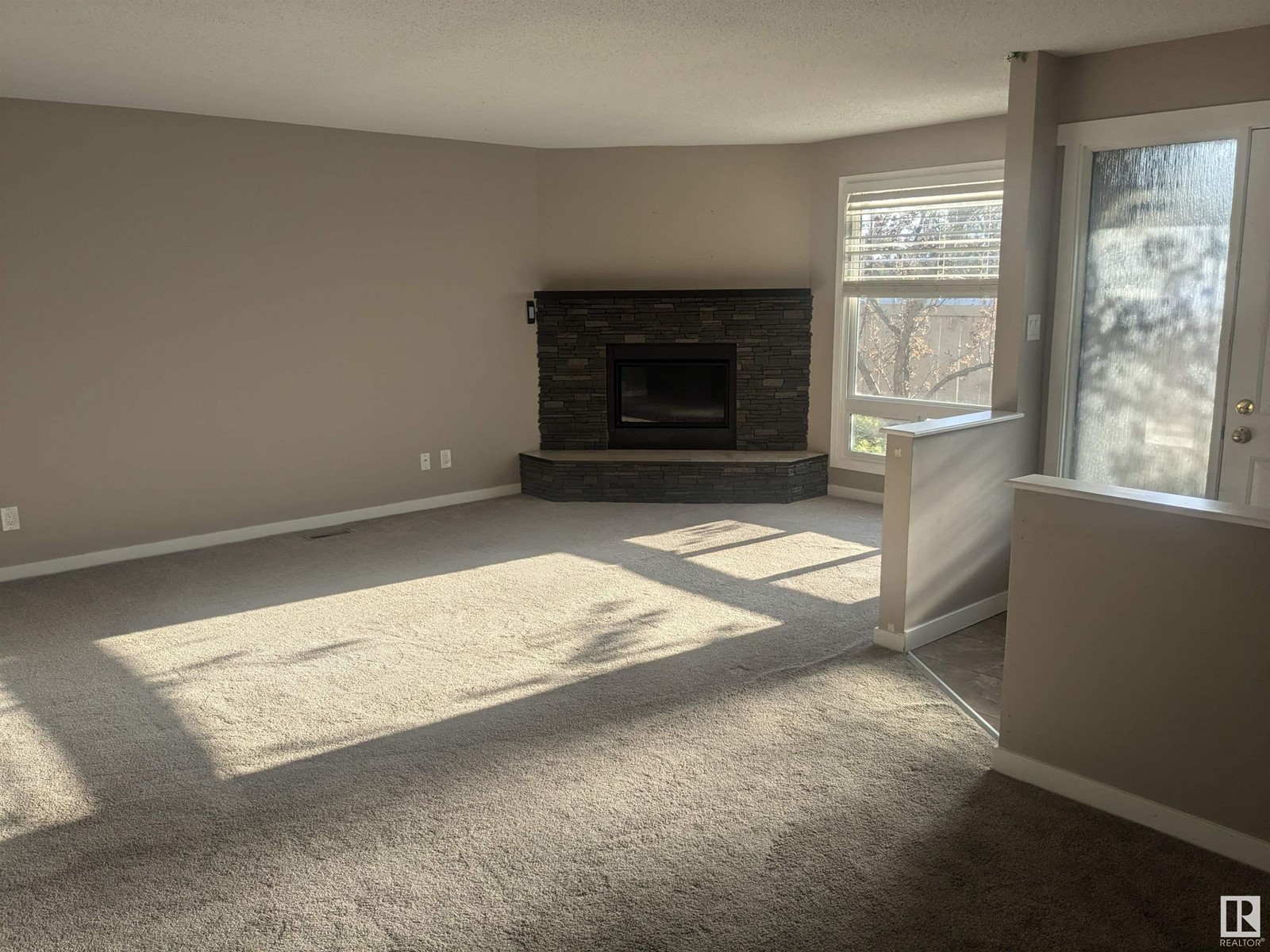 Property at 3257 119 ST NW image 3