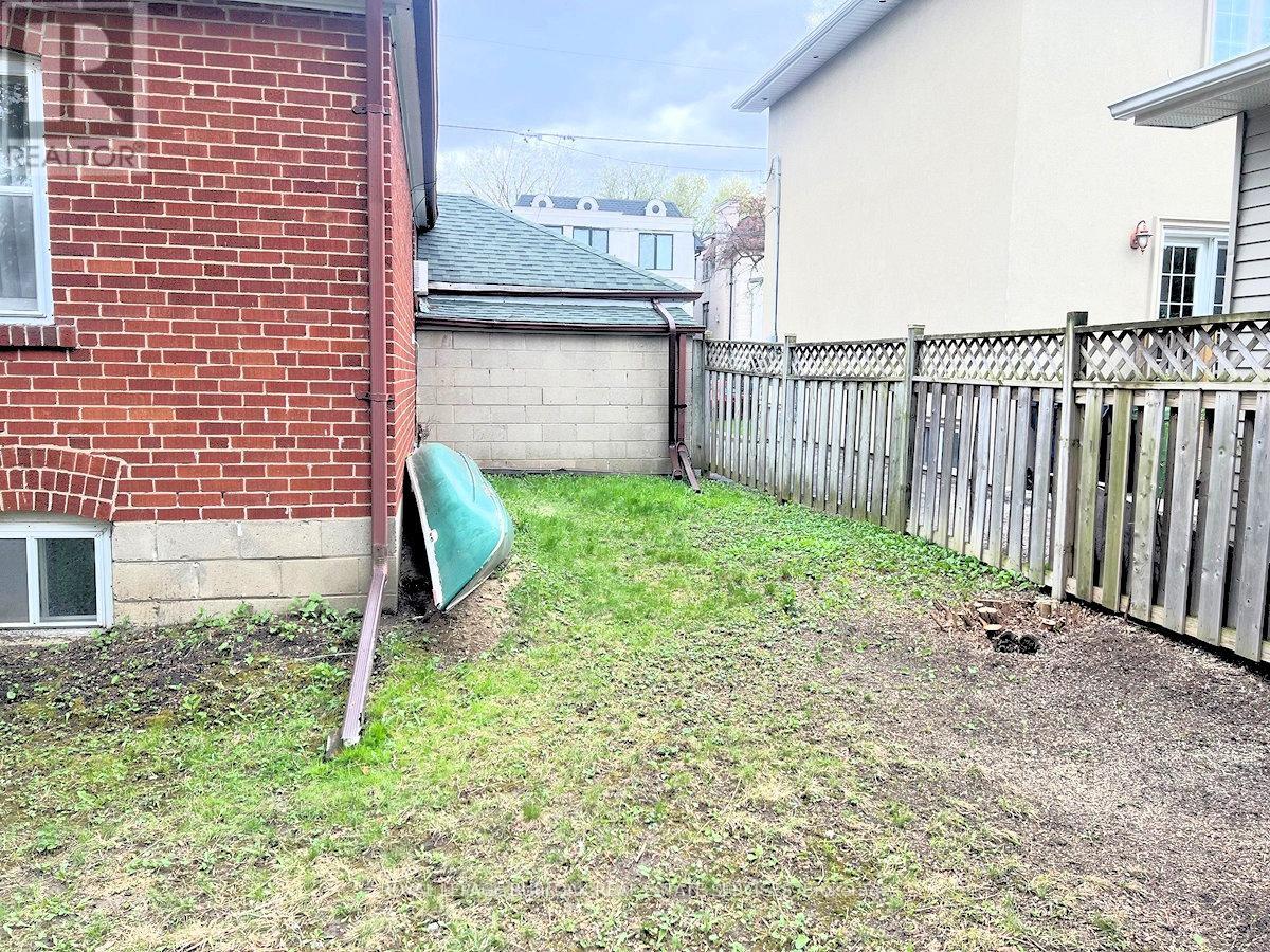 248 Florence Avenue, Toronto, Ontario  M2N 1G6 - Photo 5 - C12019722