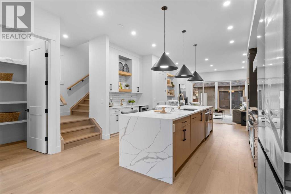 Property at 136 10 Avenue NW image 2