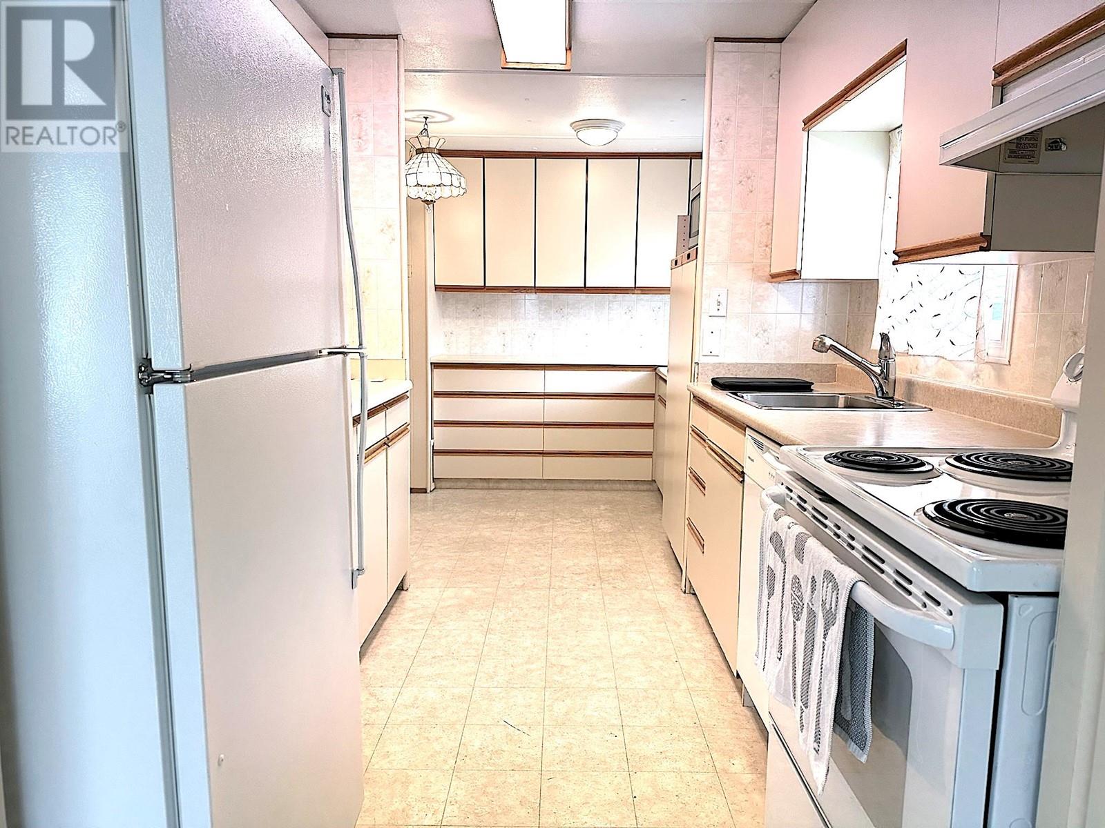 1600 43rd Avenue Unit# 7, Vernon, British Columbia  V1T 9G6 - Photo 2 - 10338679