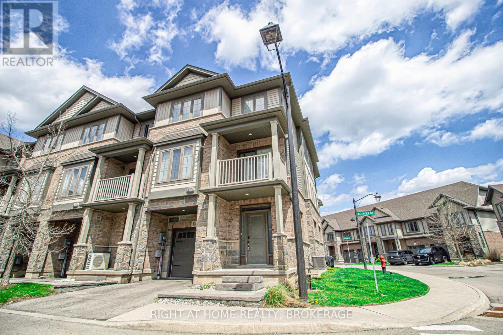 13 WATERVIEW DRIVE, Hamilton, Ontario