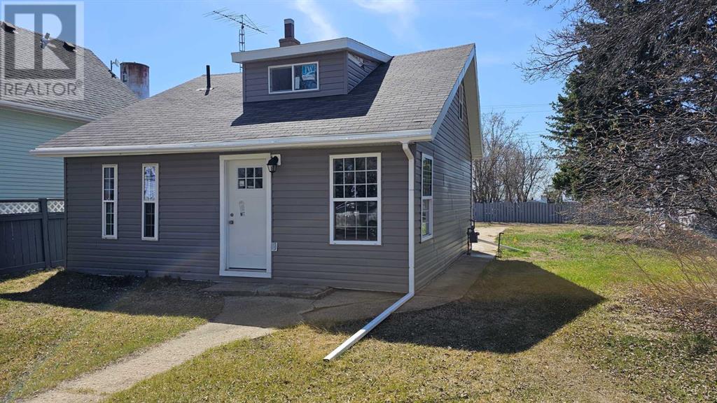 Property at 218 1 Avenue E image 3