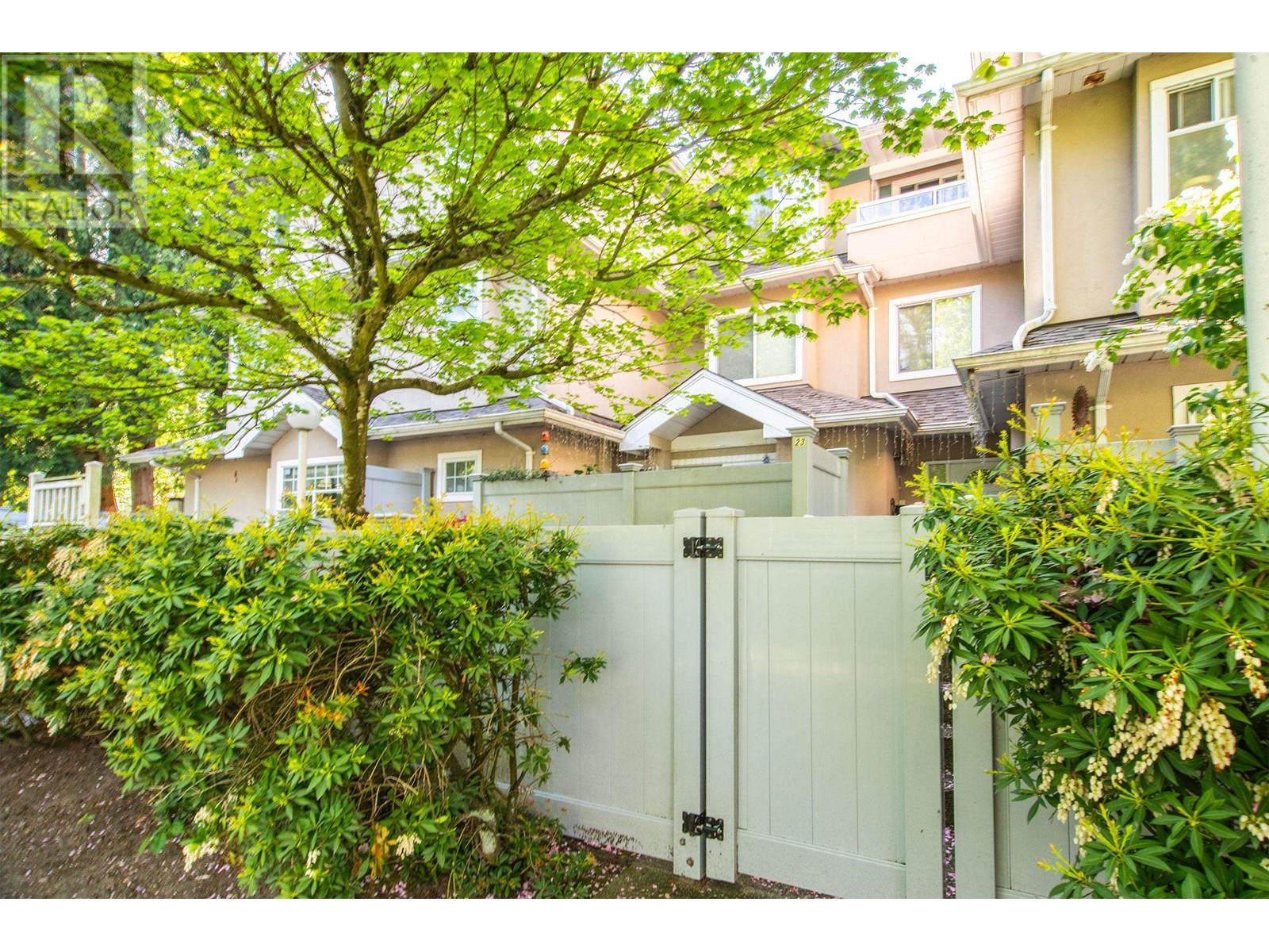 23 7128 18th Avenue, Burnaby, British Columbia  V3N 1H1 - Photo 2 - R2985667