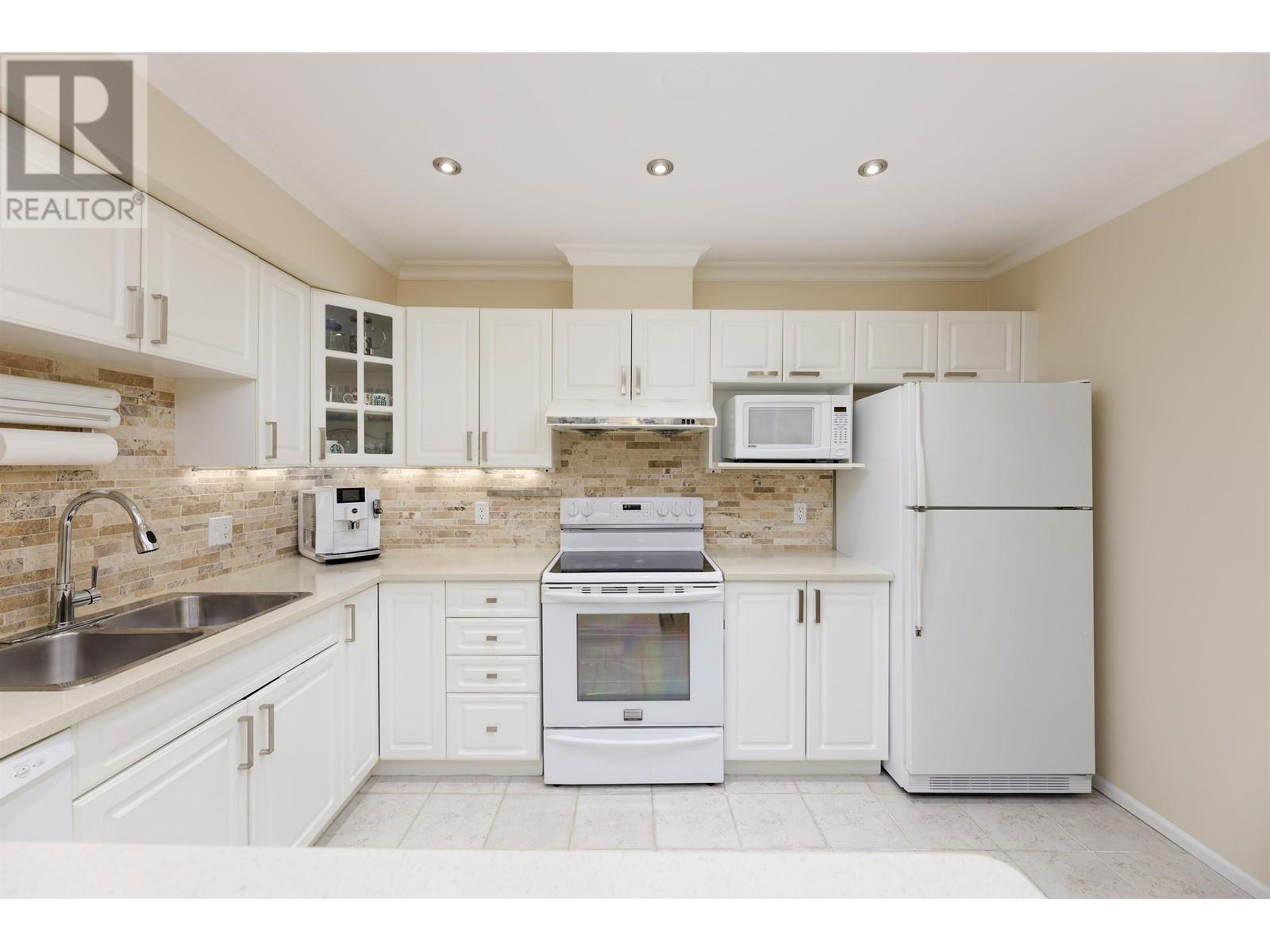 23 7128 18th Avenue, Burnaby, British Columbia  V3N 1H1 - Photo 10 - R2985667