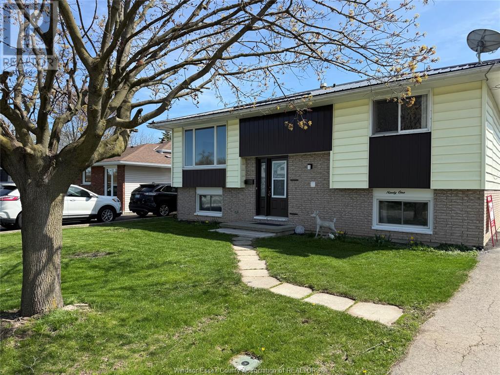 91 Duke Street, Wallaceburg, Ontario  N8A 1E2 - Photo 2 - 25010485