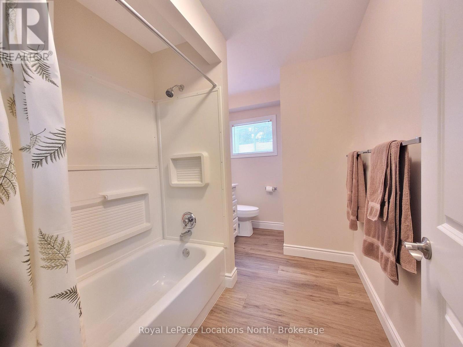8 Ronald Avenue, Tiny, Ontario  L0L 1P1 - Photo 24 - S12116416