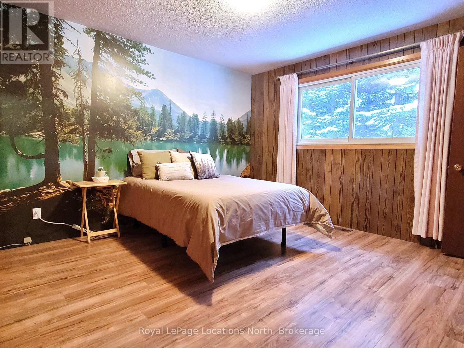 8 Ronald Avenue, Tiny, Ontario  L0L 1P1 - Photo 13 - S12116416