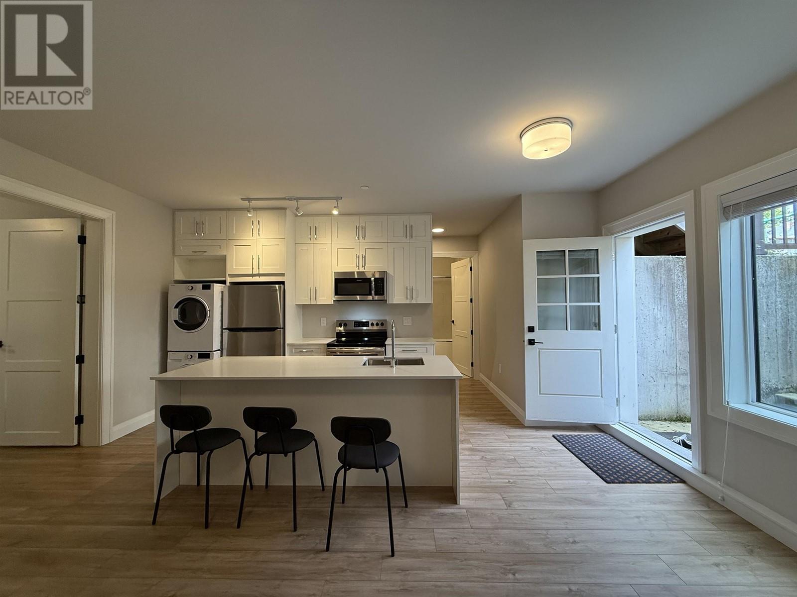 Basement Suite 2475 W 16th Avenue, Vancouver, British Columbia  V6K 3B7 - Photo 12 - R2997863