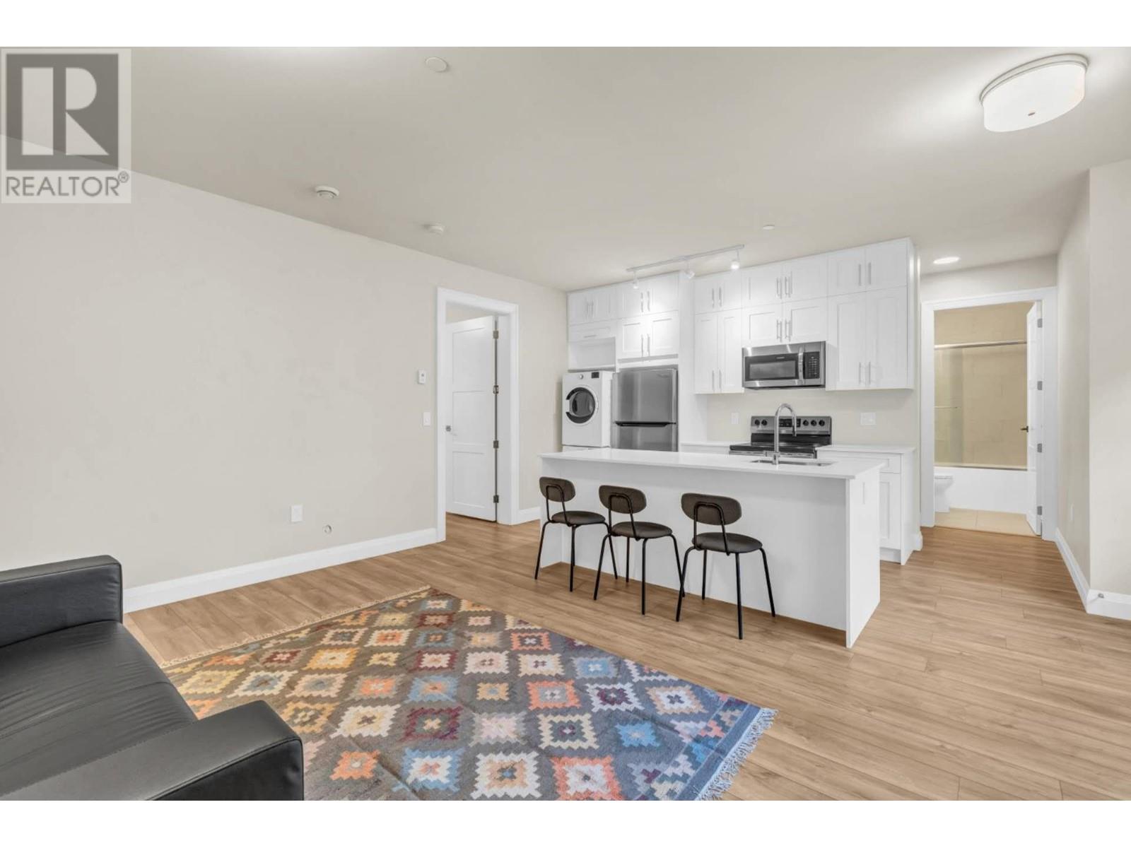 Basement Suite 2475 W 16th Avenue, Vancouver, British Columbia  V6K 3B7 - Photo 2 - R2997863