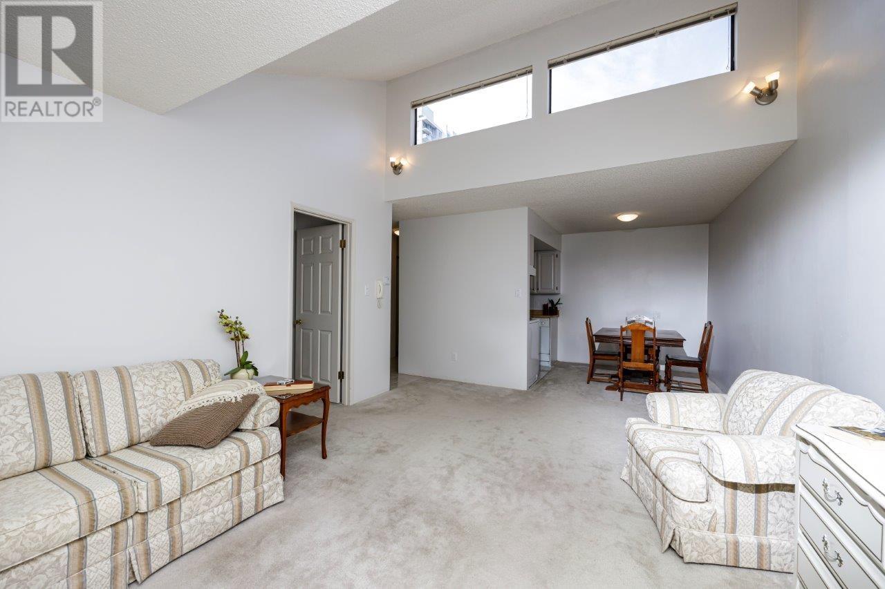 322 206 E 15TH STREET, North Vancouver, British Columbia