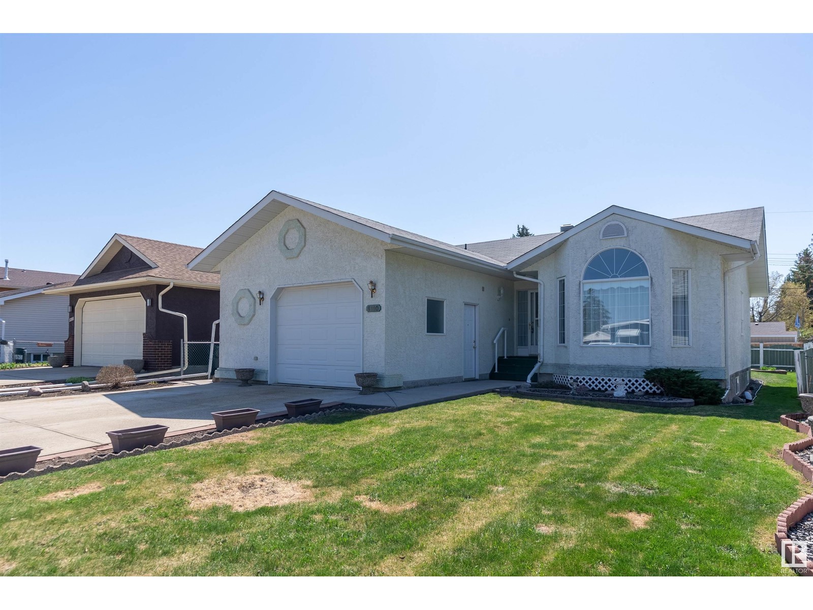 Property at 5110 51 AV image 1
