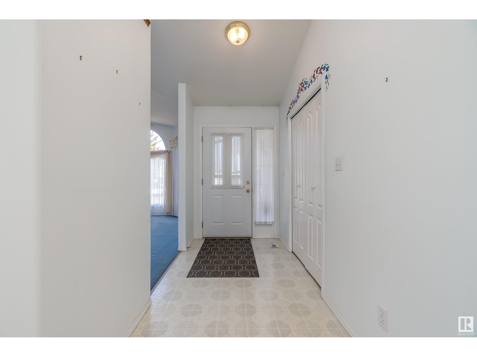 Property at 5110 51 AV image 3