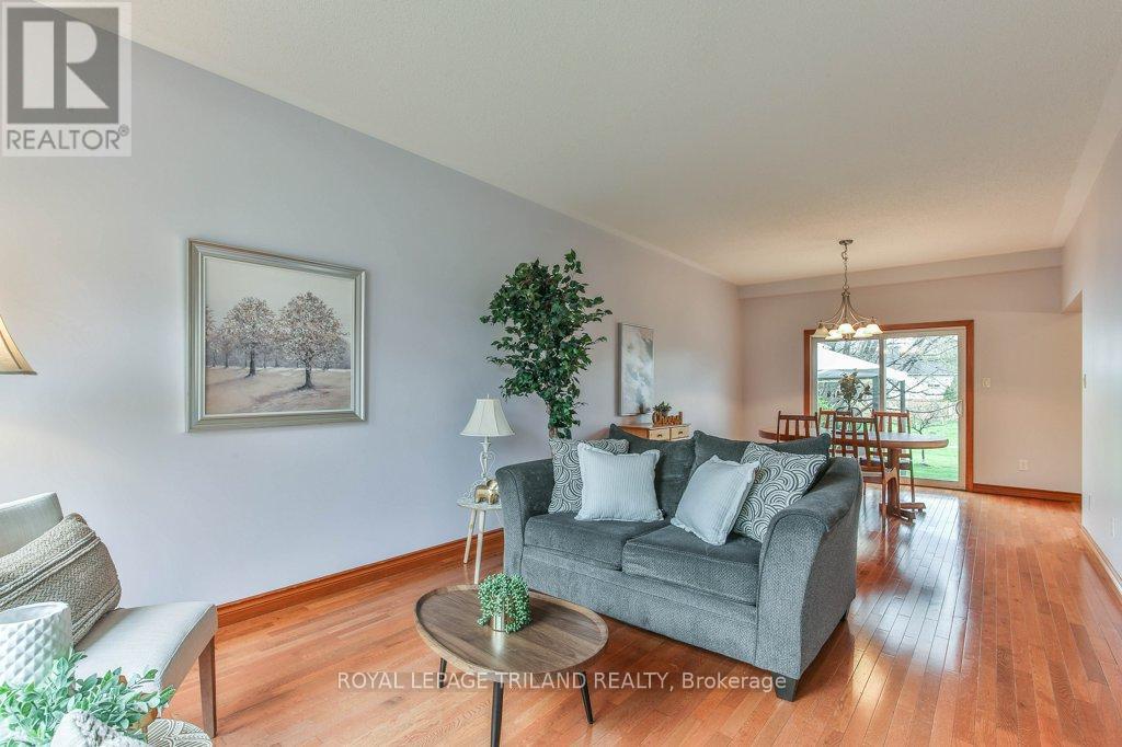 41 Greyrock Crescent, London, Ontario  N5Y 6L4 - Photo 3 - X12123282