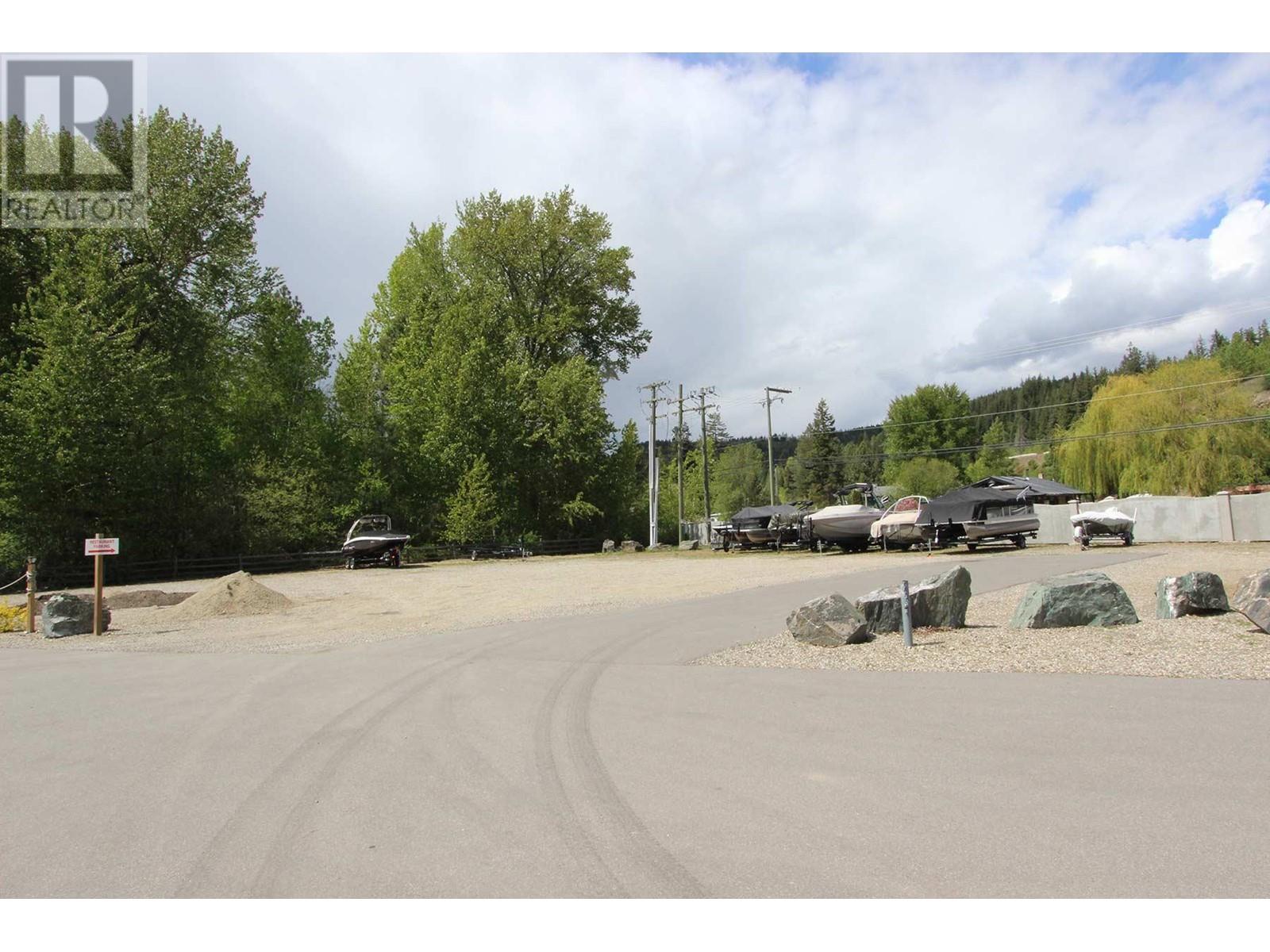 60 Cottonwood Drive, Lee Creek, British Columbia  V0E 1M4 - Photo 13 - 10346296