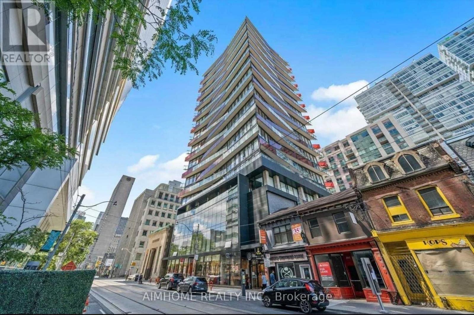 708 - 215 QUEEN STREET W, Toronto, Ontario