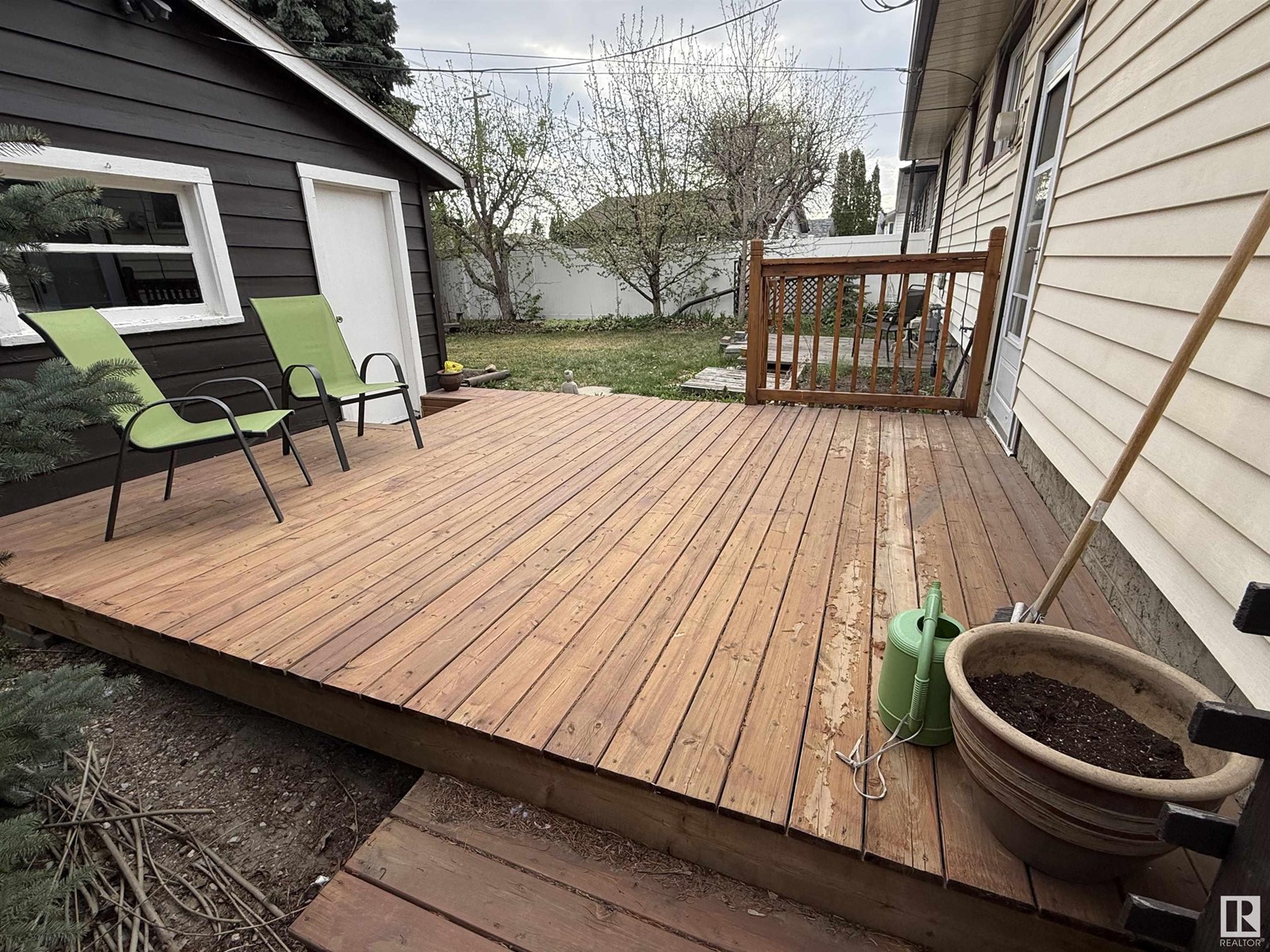 Property at 5711 95 AV NW image 3