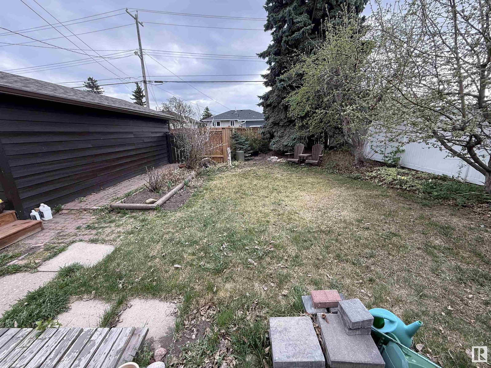 Property at 5711 95 AV NW image 4