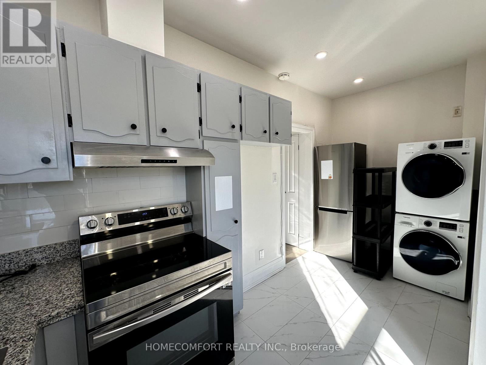 Main - 33 Strathmore Boulevard, Toronto, Ontario  M4J 1P1 - Photo 9 - E12123315
