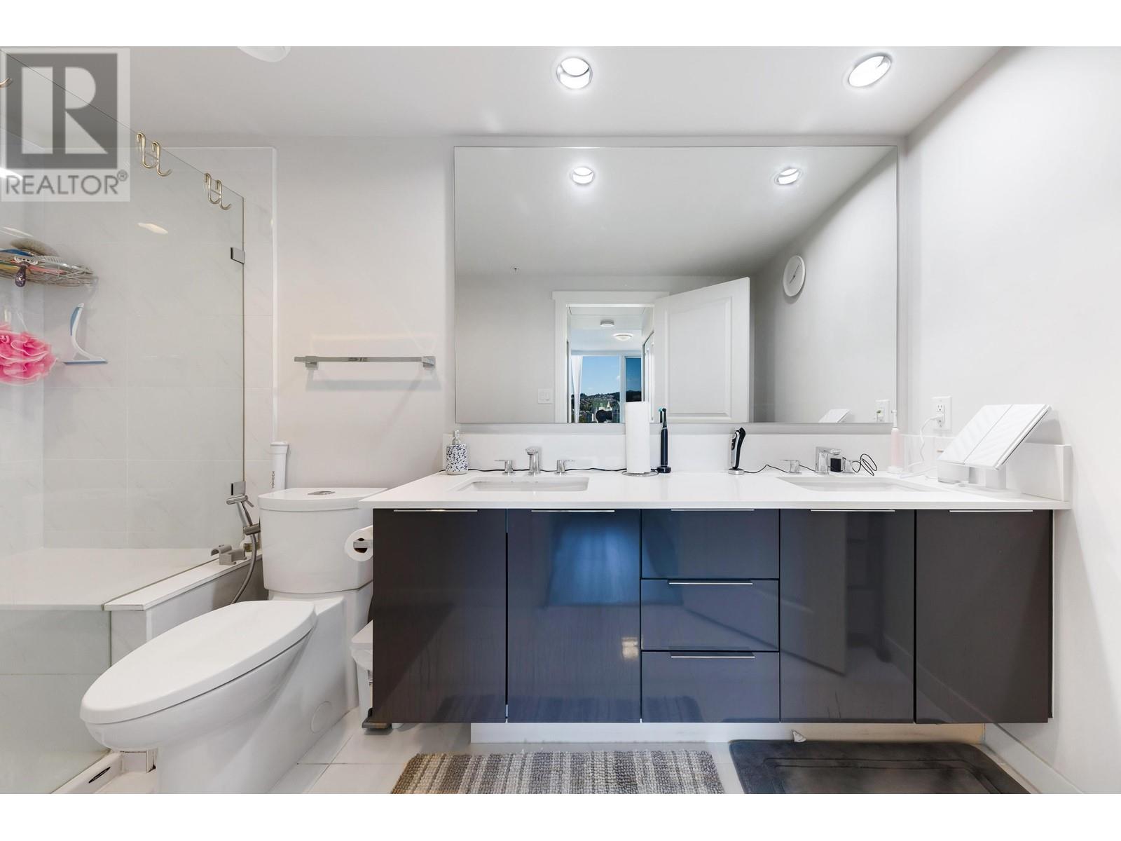 1705 3100 Windsor Gate, Coquitlam, British Columbia  V3B 0P3 - Photo 12 - R2996066