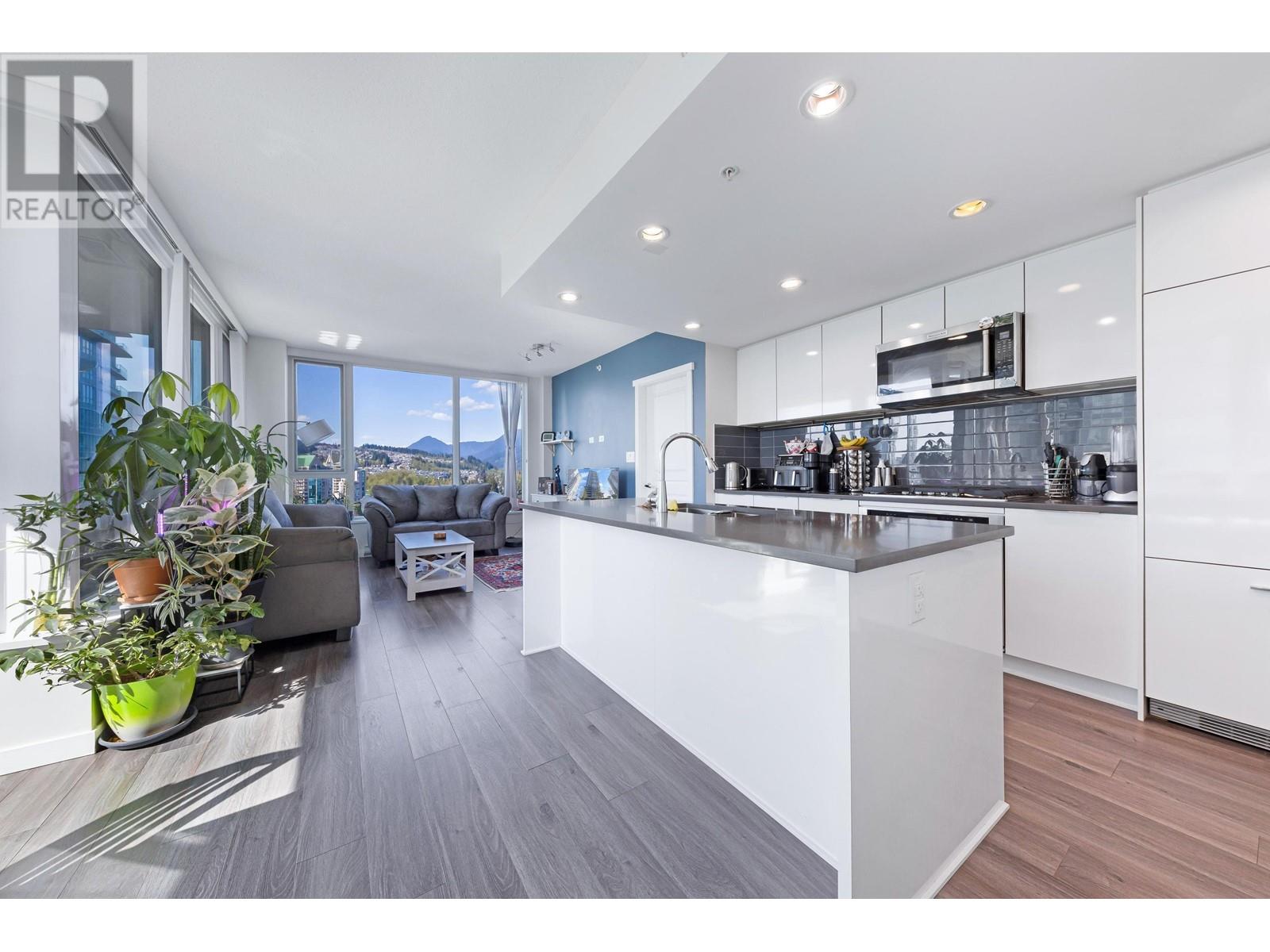 1705 3100 Windsor Gate, Coquitlam, British Columbia  V3B 0P3 - Photo 6 - R2996066