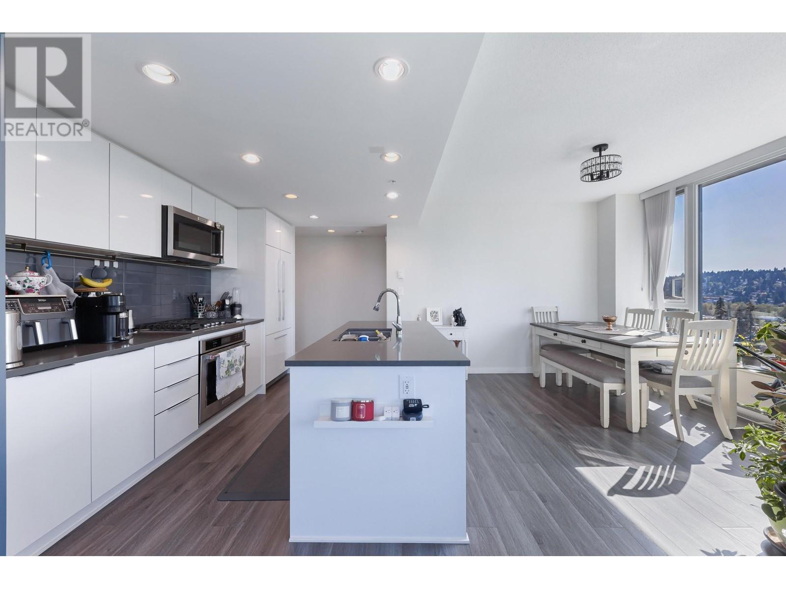1705 3100 Windsor Gate, Coquitlam, British Columbia  V3B 0P3 - Photo 8 - R2996066