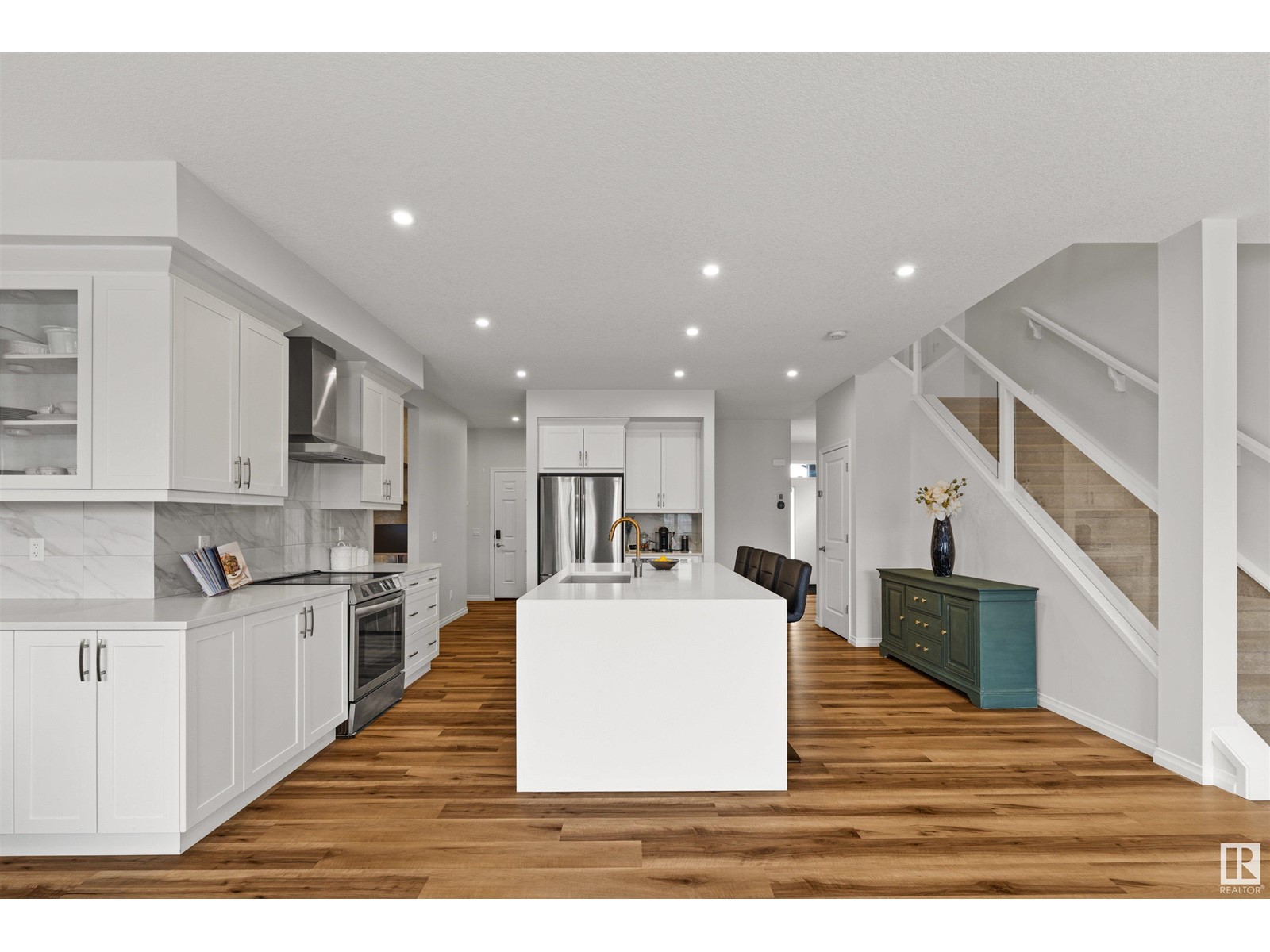 Property at 20140 29 AV NW image 4