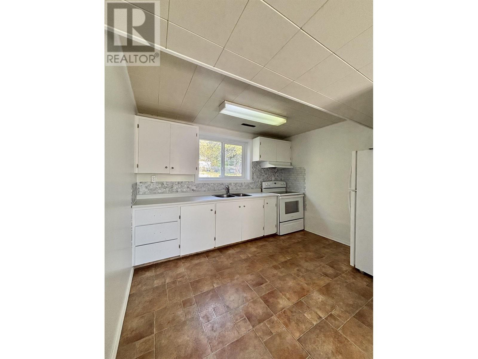 766 N Tenth Avenue, Williams Lake, British Columbia  V2G 2L8 - Photo 7 - R2976645