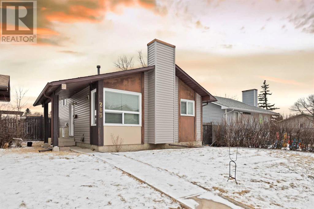 263 Castleridge Drive Ne, Calgary, Alberta  T3J 1P3 - Photo 2 - A2202938