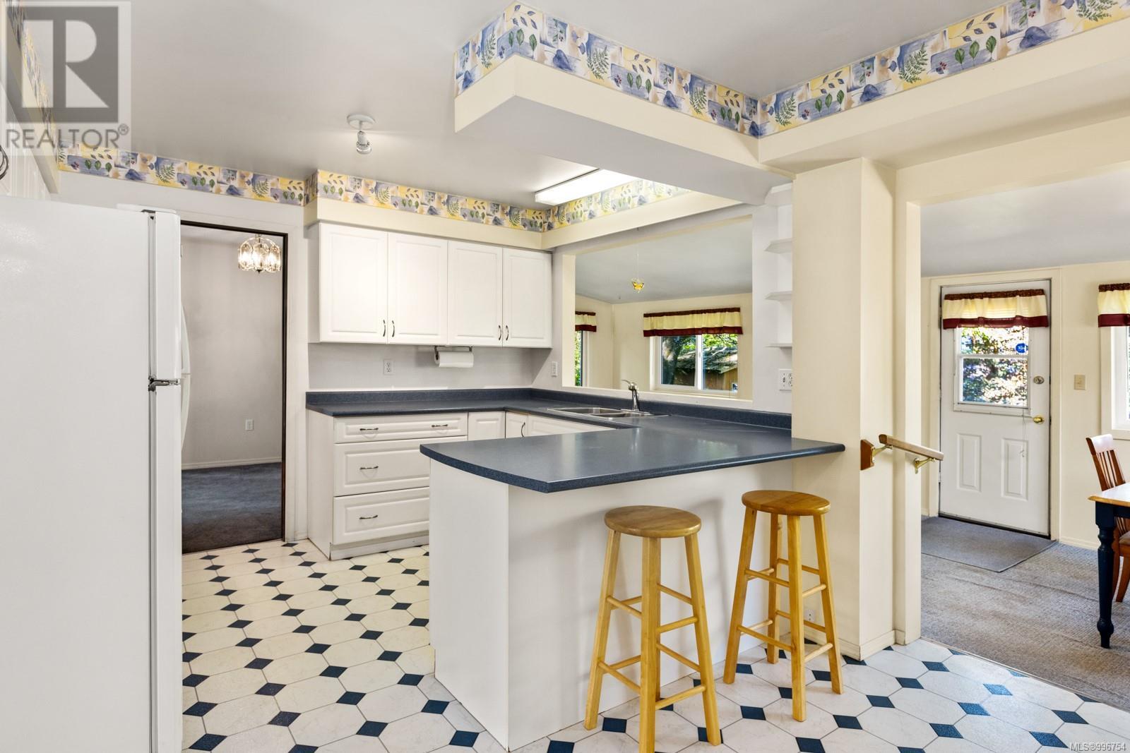 Property at 4632 Alder Glen Rd image 2