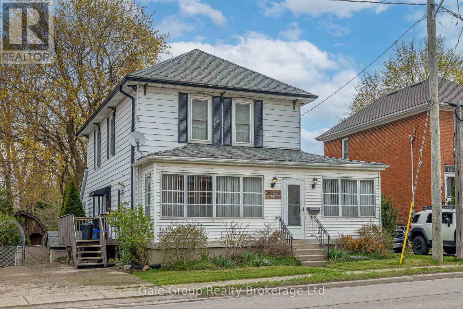 141 Dundas Street, Woodstock, Ontario  N4S 1A1 - Photo 2 - X12123366
