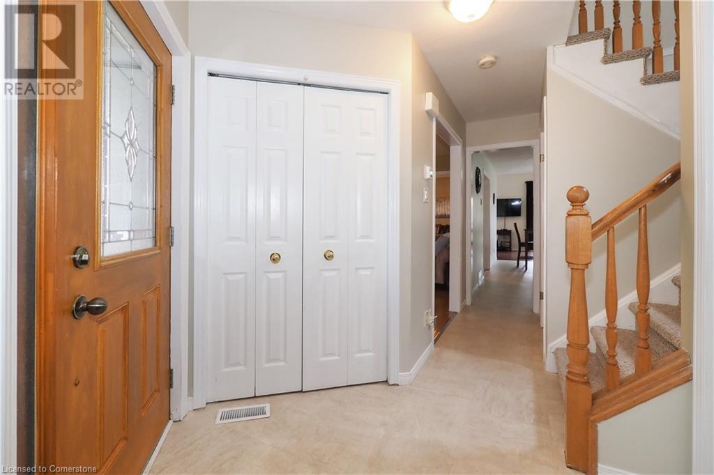 38 Beechmanor Crescent, Kitchener, Ontario  N2N 3H5 - Photo 5 - 40724313