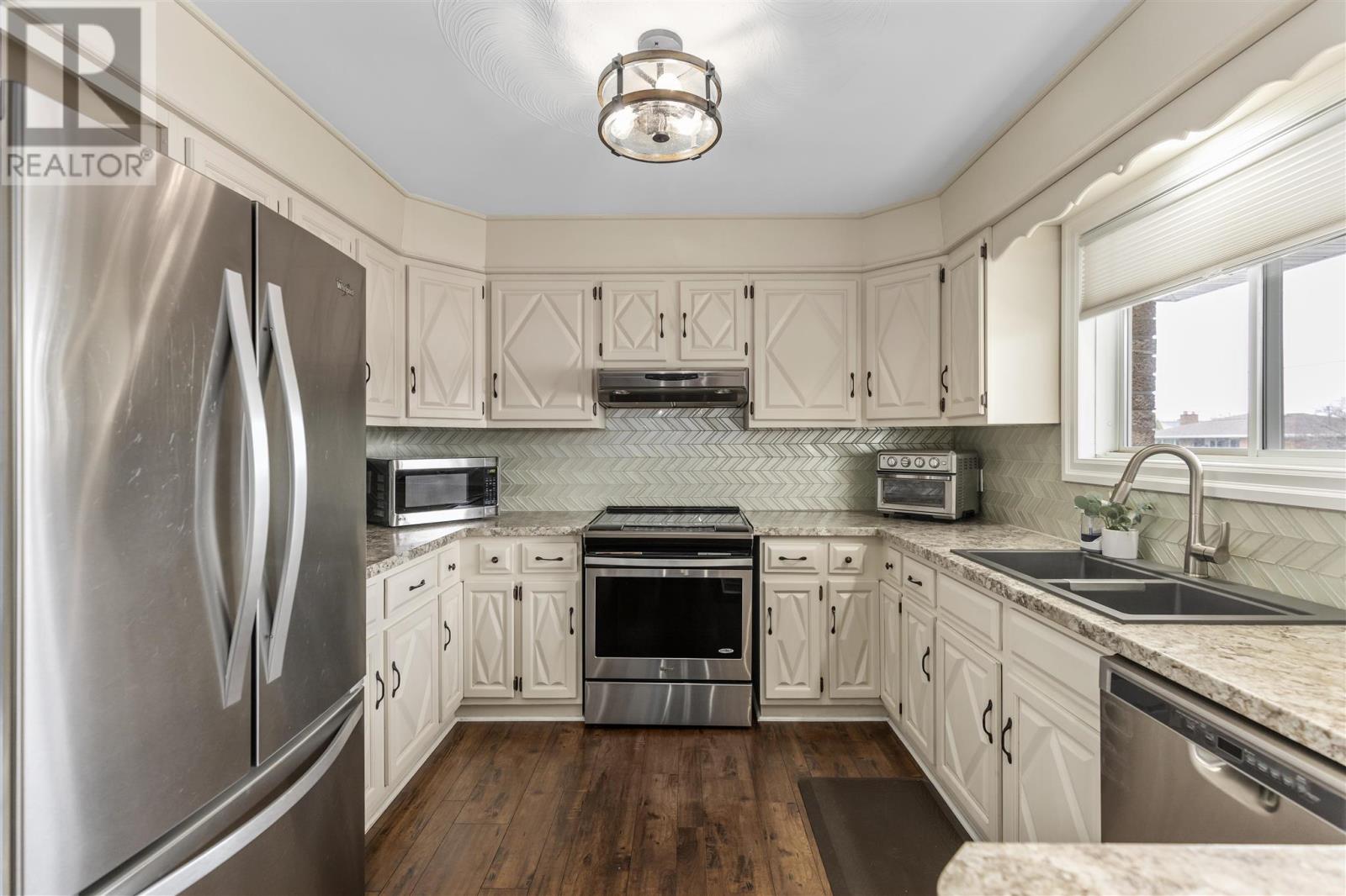 616 Farwell Ter, Sault Ste. Marie, Ontario  P6C 4C9 - Photo 8 - SM250942