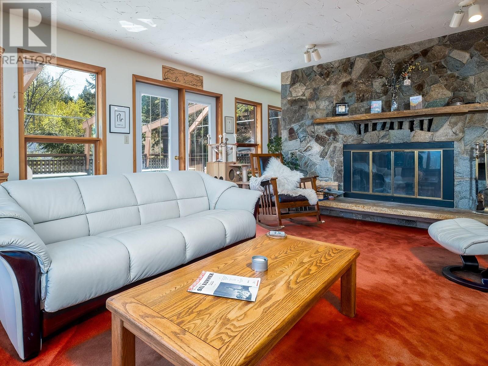 1750 Phoenix Avenue, Rossland, British Columbia  V0G 1Y0 - Photo 6 - 10345656