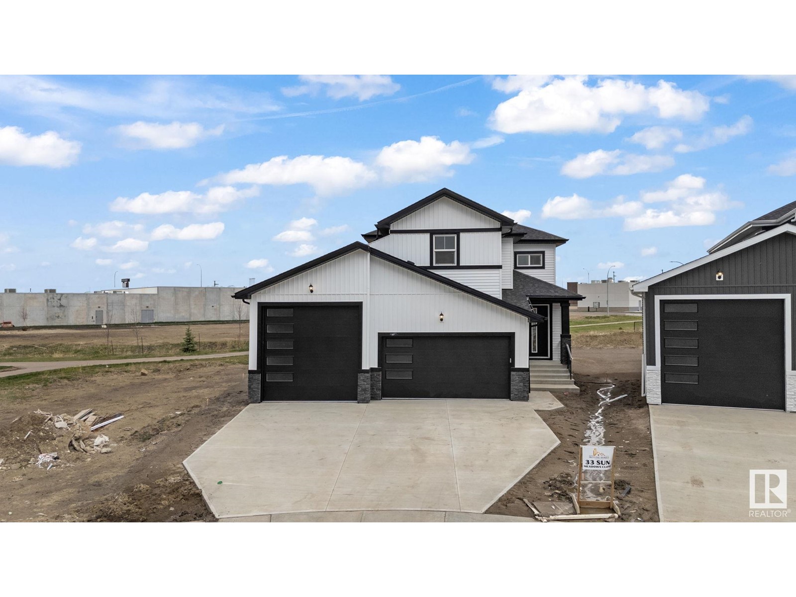 Property at 33 SUN MEADOWS CL image 1