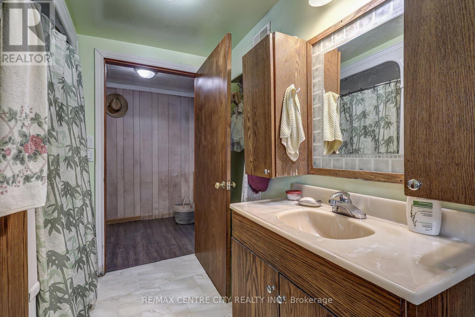 5974 Imperial Road, Malahide, Ontario  N5H 2R2 - Photo 23 - X12123384