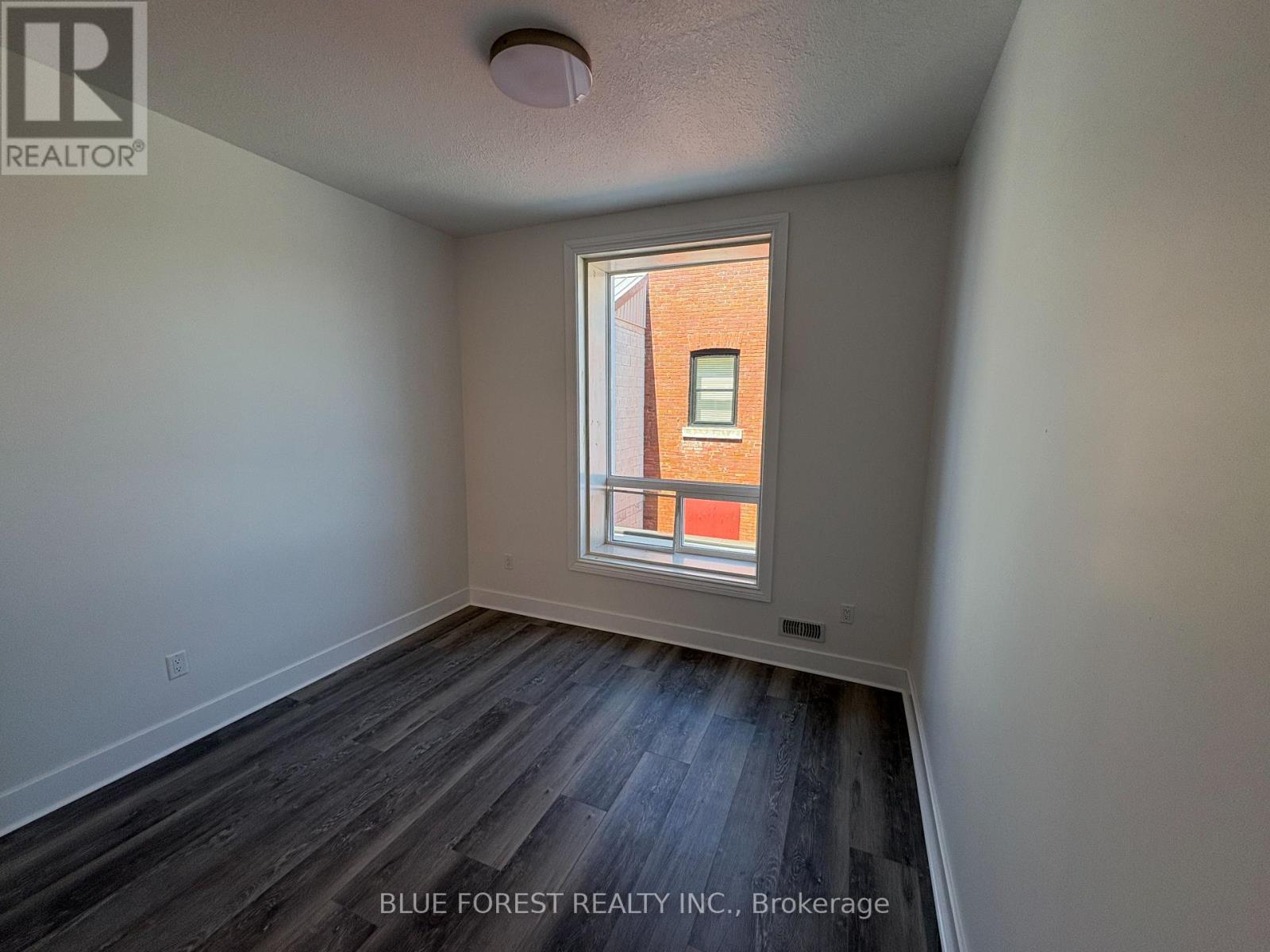 234 Graham Road, West Elgin, Ontario  N0L 2P0 - Photo 8 - X12123389