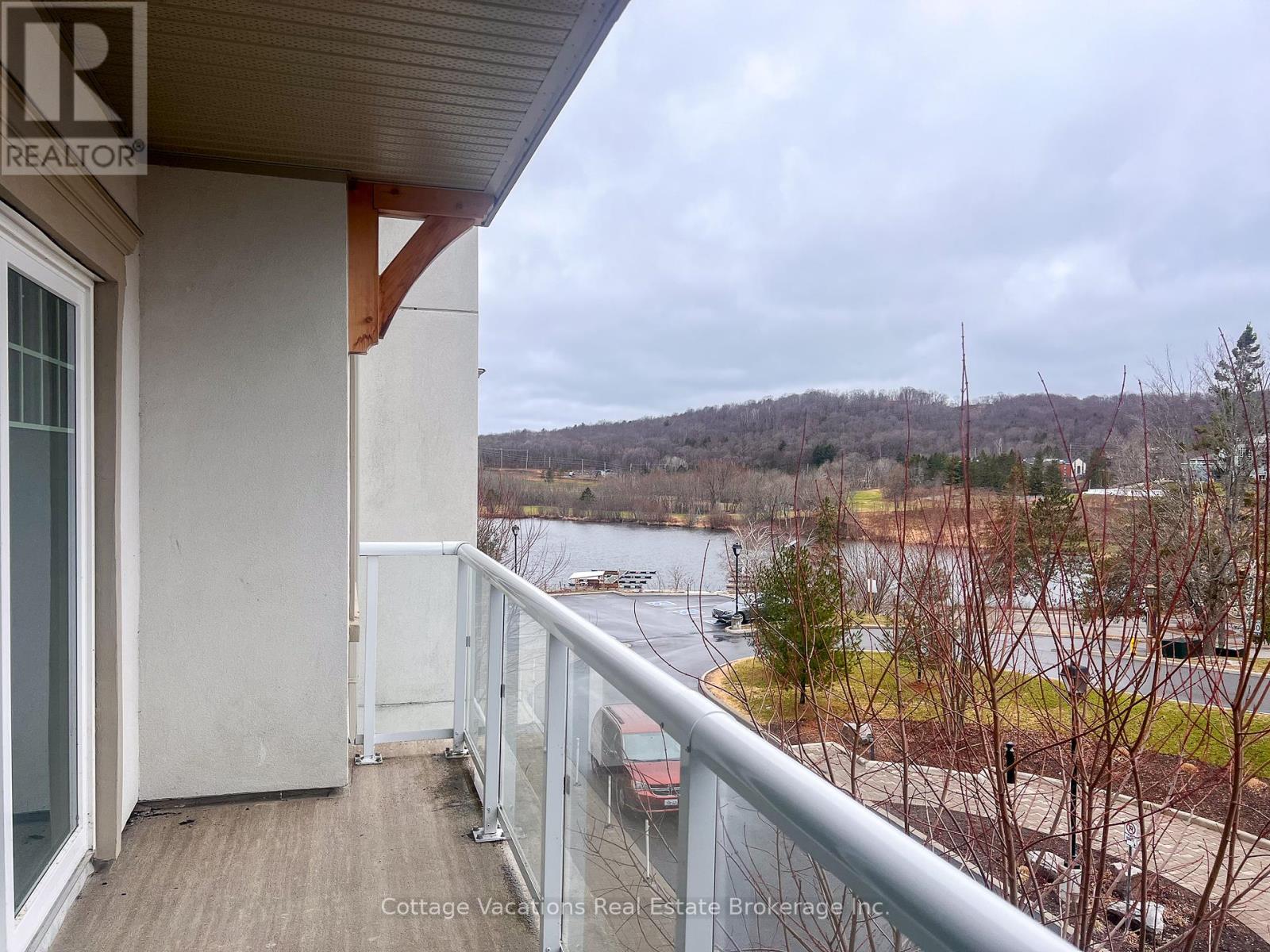 314 - 25 Pen Lake Point Road, Huntsville, Ontario  P1H 1A9 - Photo 3 - X12114585
