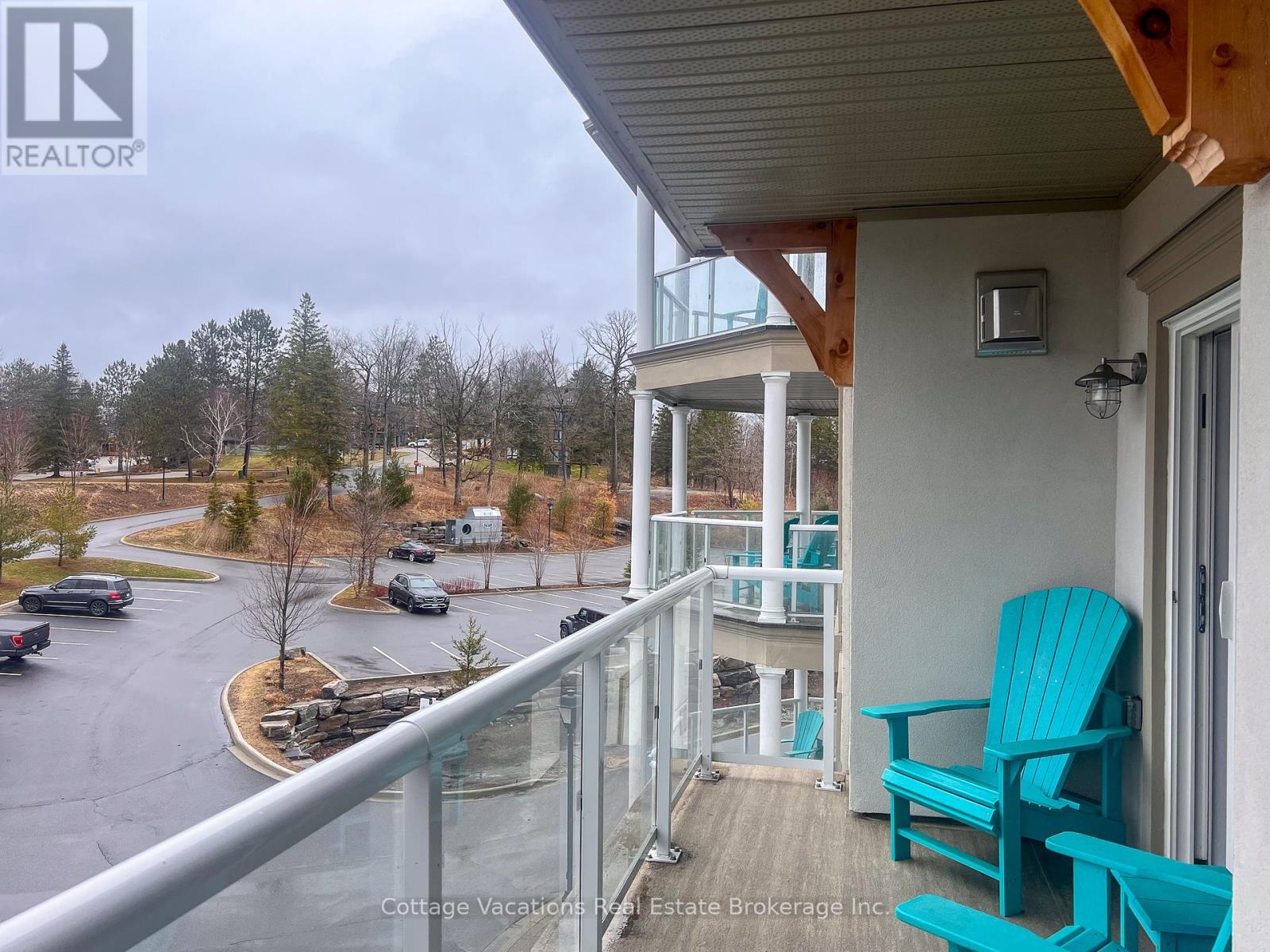 314 - 25 Pen Lake Point Road, Huntsville, Ontario  P1H 1A9 - Photo 4 - X12114585